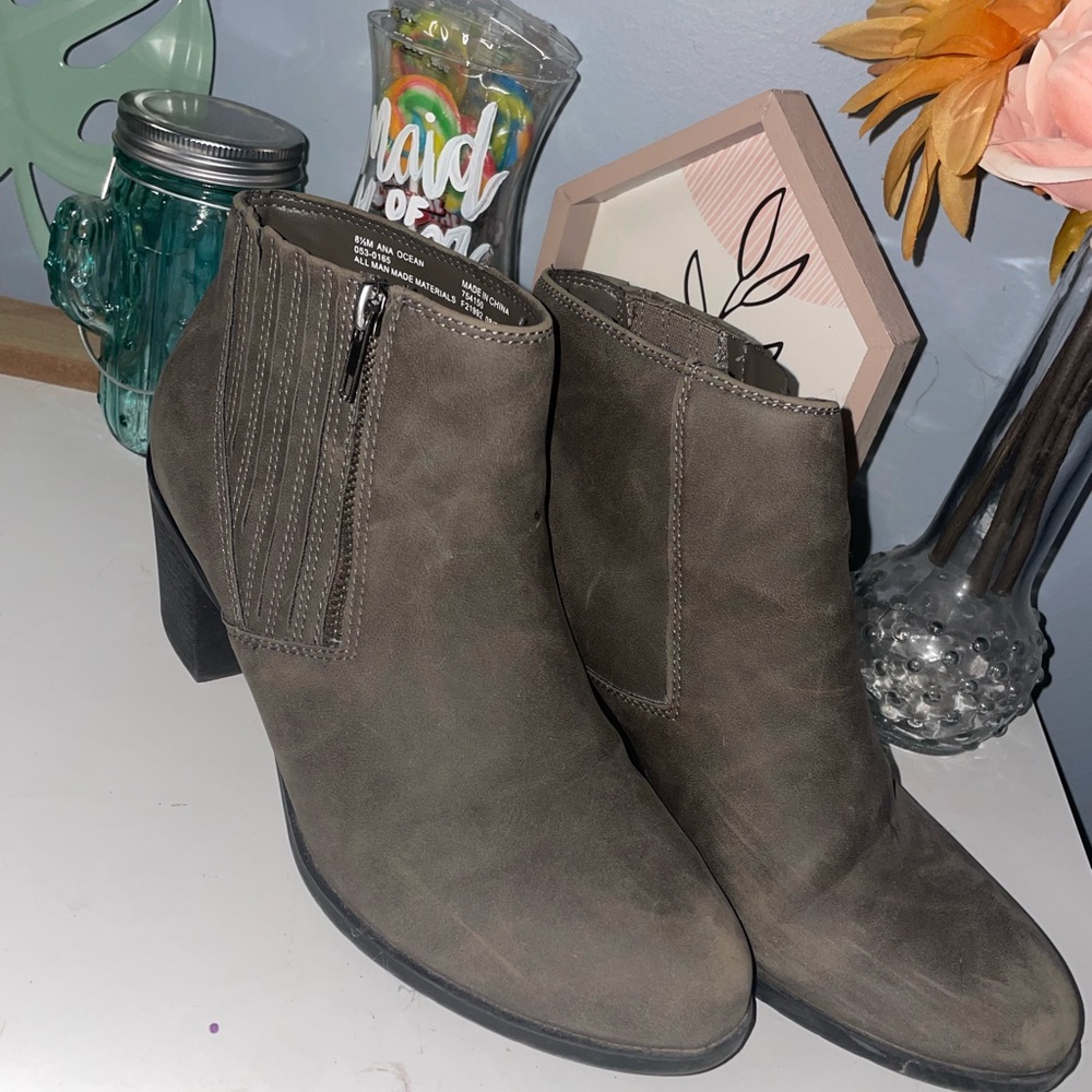 Heeled boots